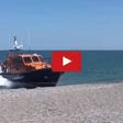 Vidéo - beacher à 15 noeuds, une vedette de sauvetage de 12m - ActuNautique.com